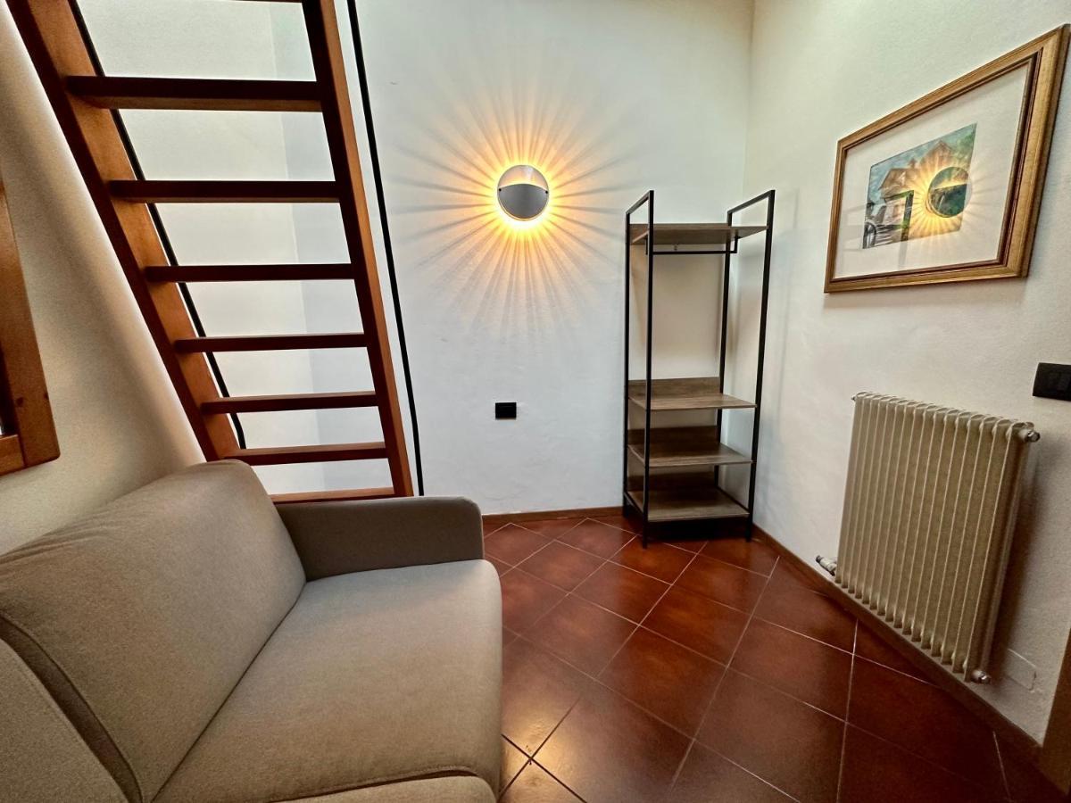 Mansarda Con Vista Giustino Exterior foto