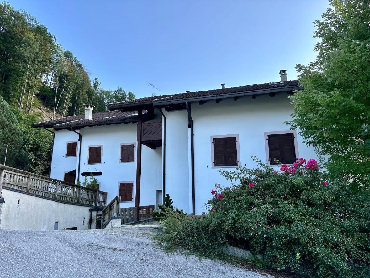 Mansarda Con Vista Giustino Exterior foto