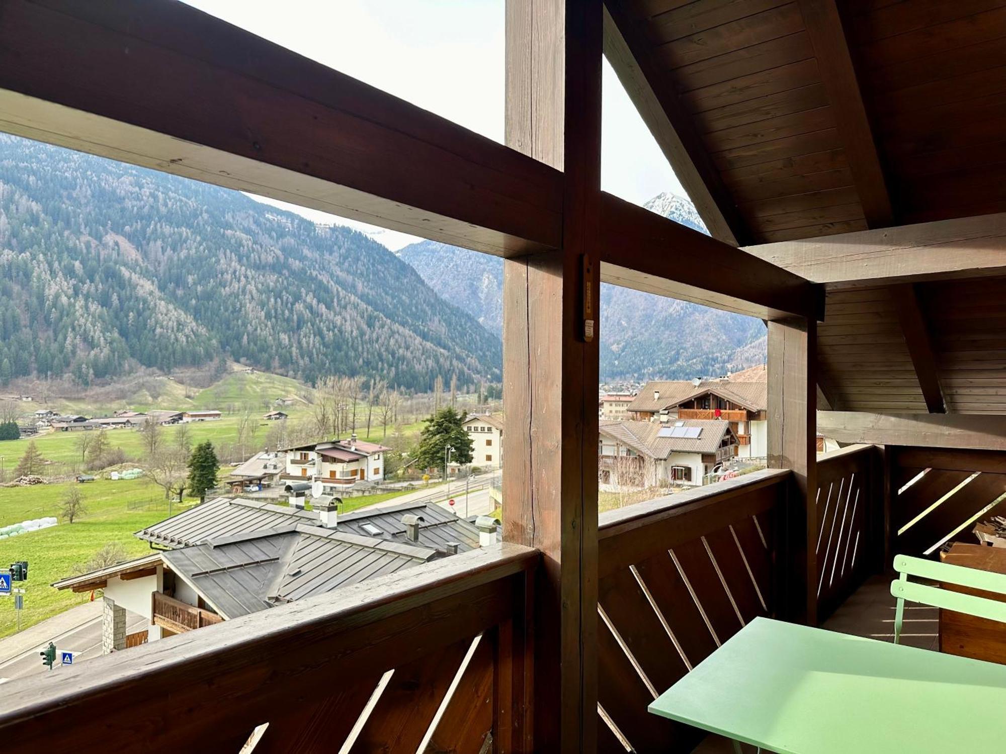 Mansarda Con Vista Giustino Exterior foto